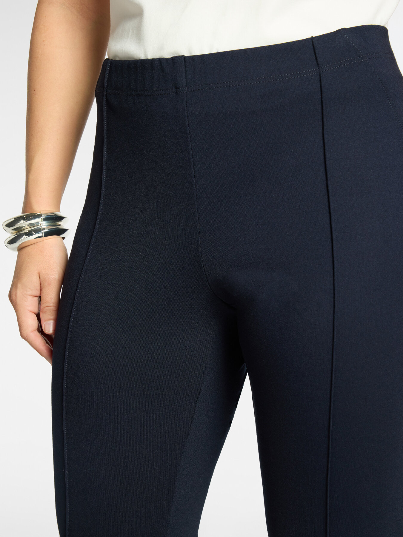 Cal&ccedil;as slim fit em ponto milan&ecirc;s image number 3