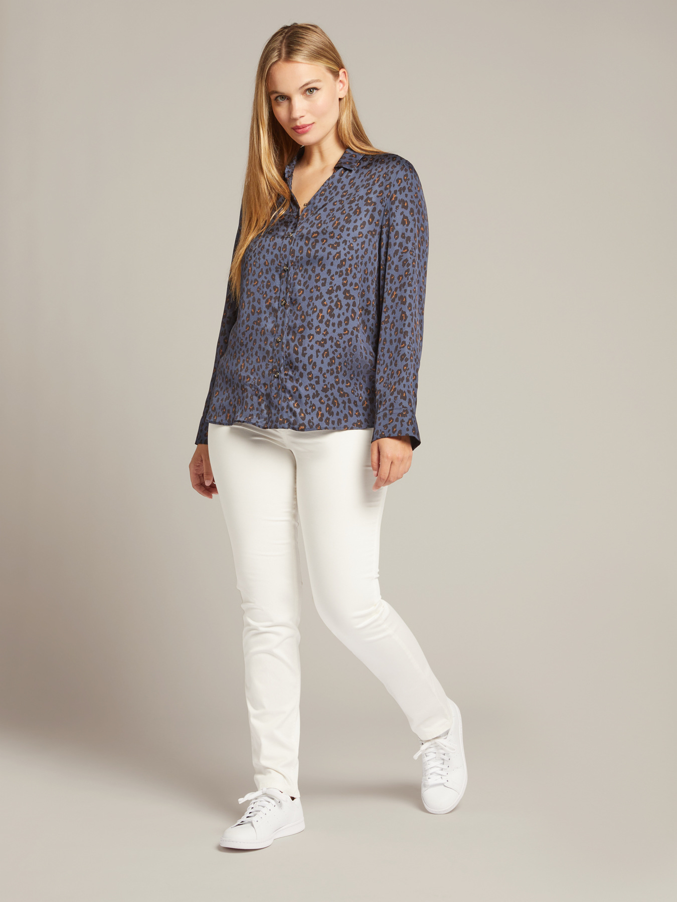 Camisa de raso estampado image number 3