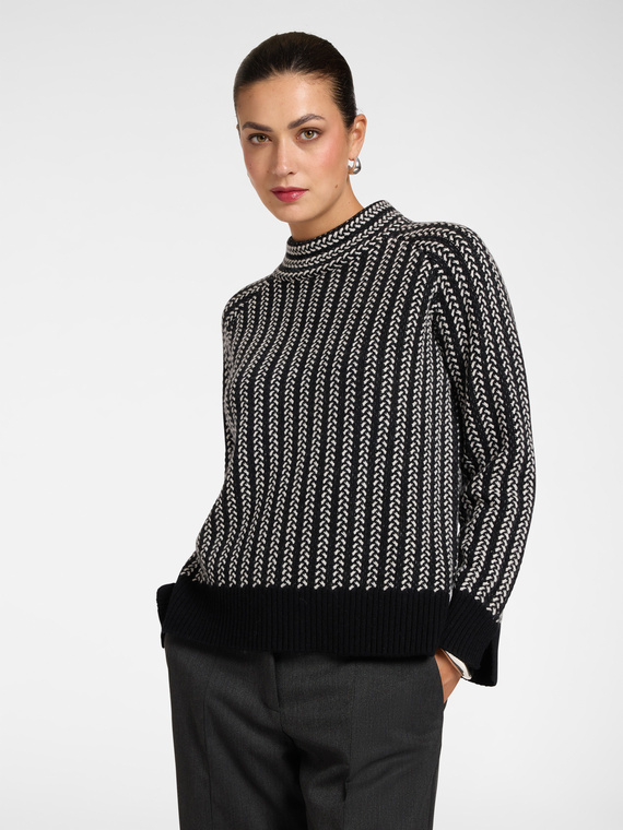 Maglia pura lana lavorazione trecce