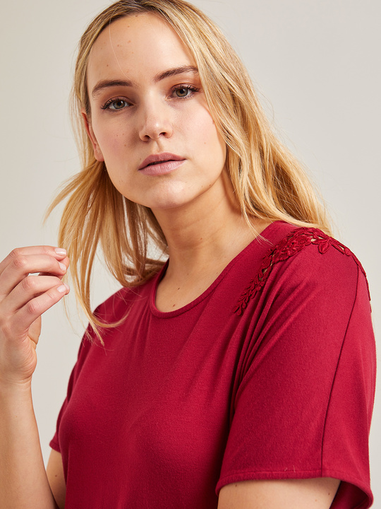 Elenamiro: T-shirt com aplica&ccedil;&atilde;o de renda Vermelho_1