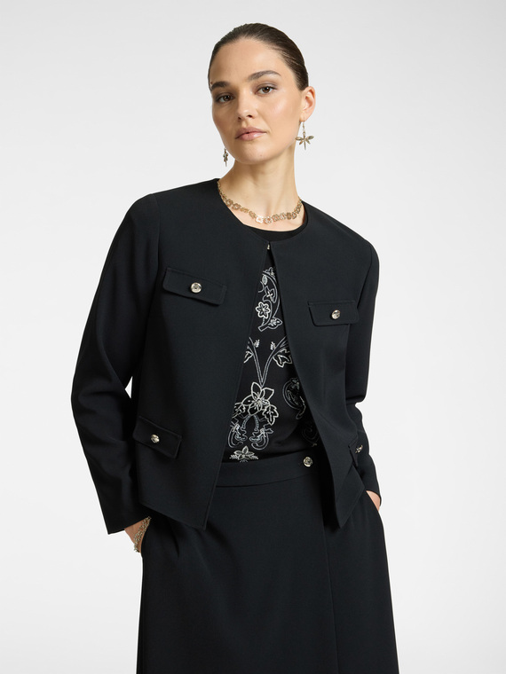 Short crew neck jacket