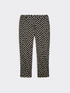 Pantalones de raso estampado image number 4