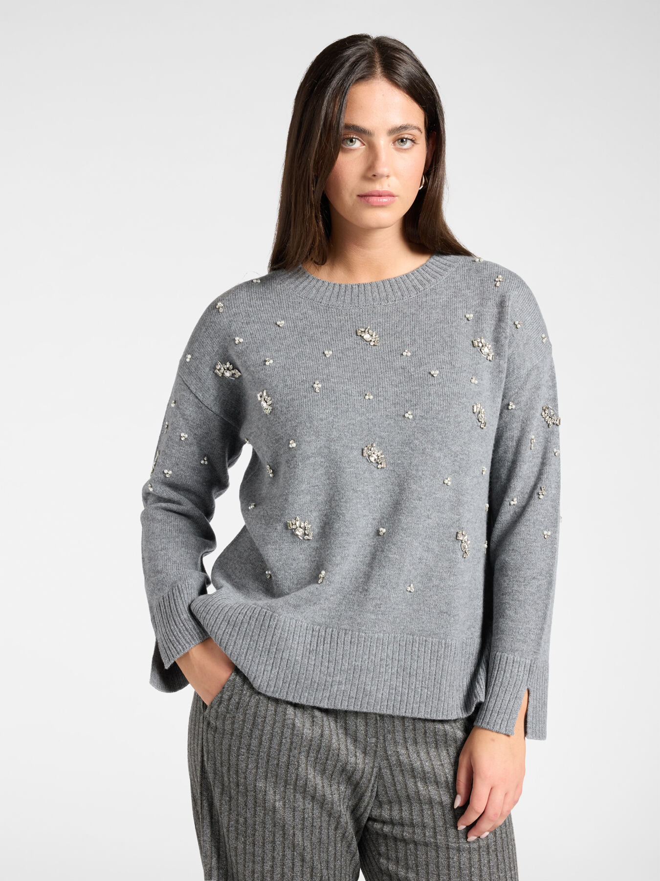 Pull ras du cou en pure laine avec broderie image number 0