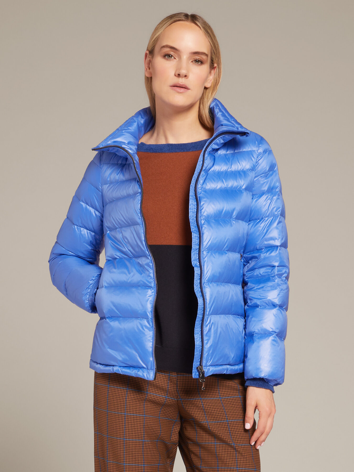 Short down jacket image number 2