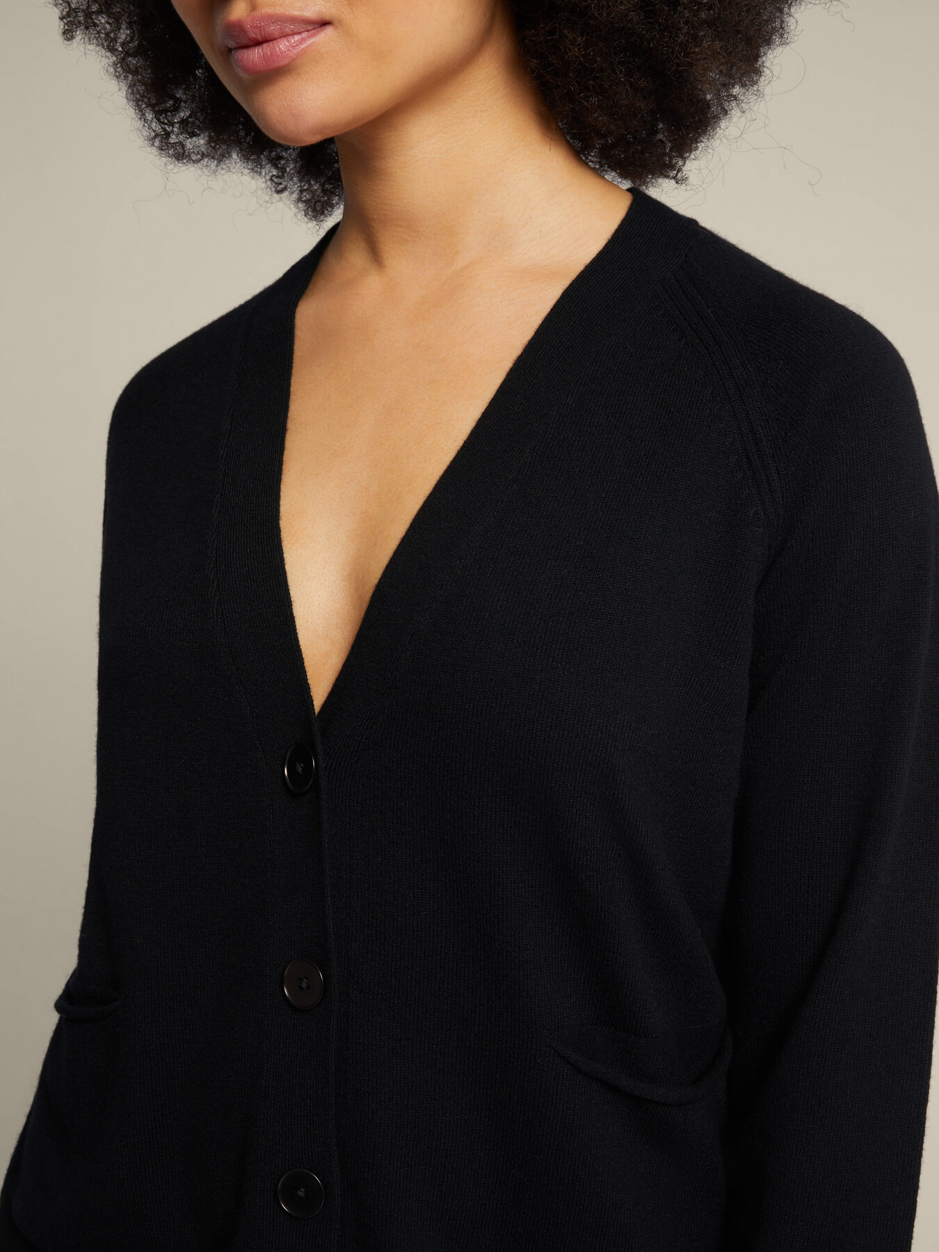 Cardig&atilde; em l&atilde; com bolsos image number 3