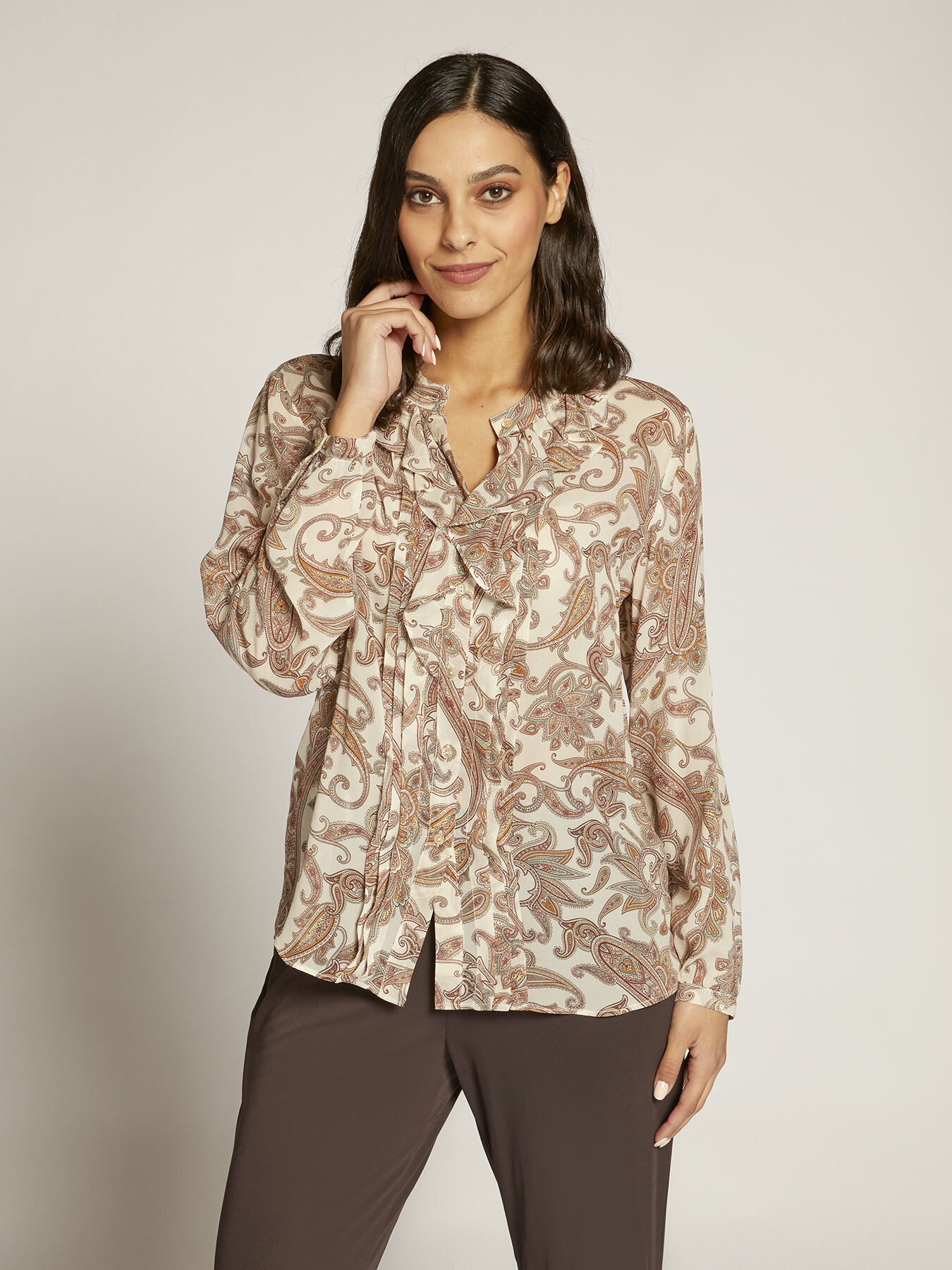 Bedruckte Hemdbluse mit Falten und Jabot image number 2