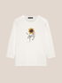 Camiseta con estampado de flores image number 4