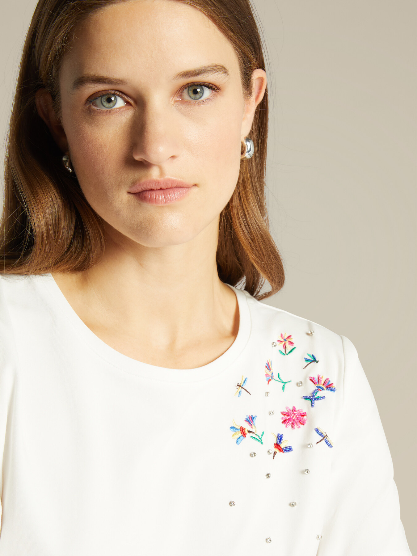 T-shirt brod&eacute; image number 3