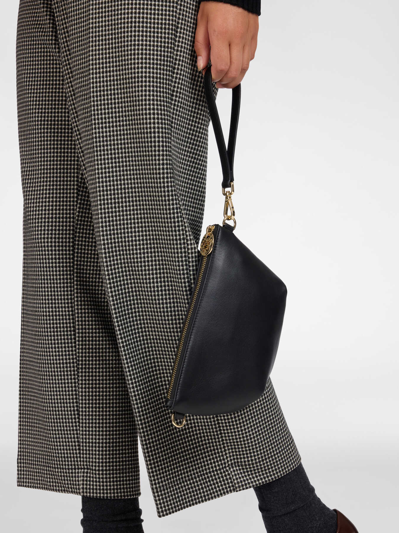 POCHETTE en cuir avec dragonne image number 2