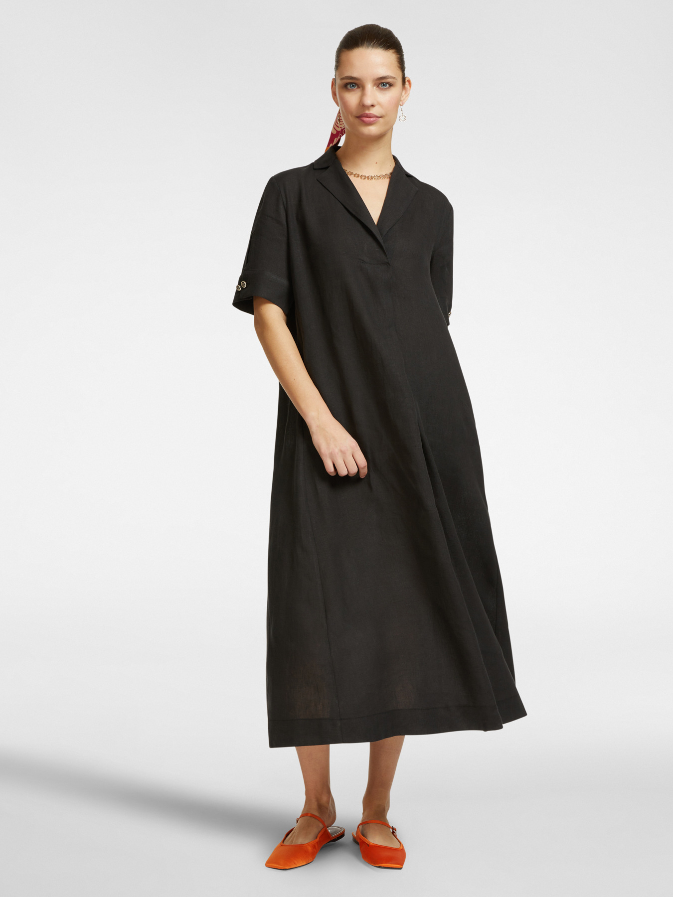 Robe &eacute;vas&eacute;e en lin image number 0