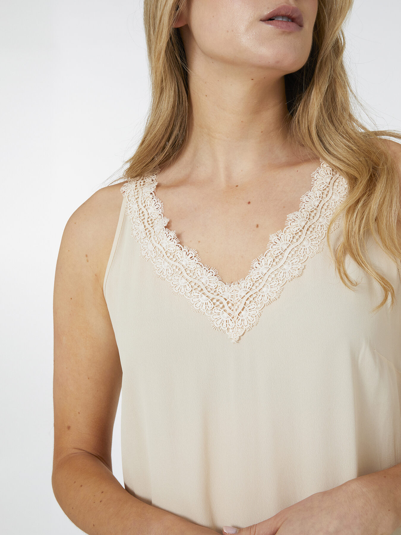 Top con bordo in pizzo image number 4