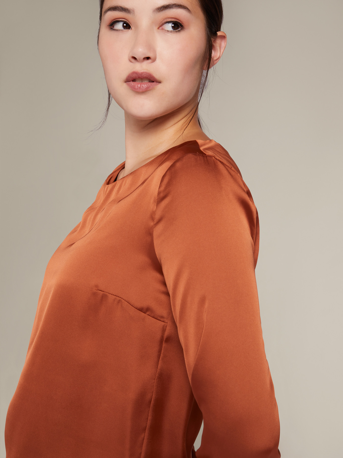 Blusa in raso tinta unita image number 3