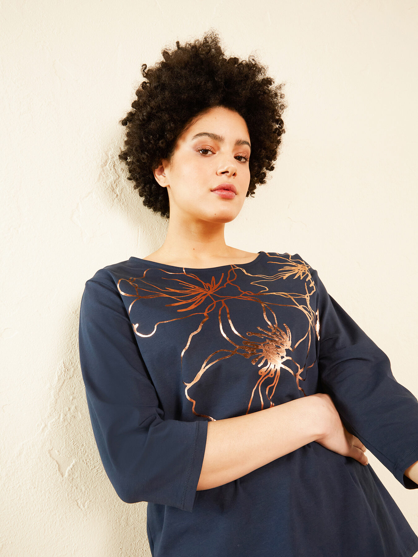 T-shirt con stampa floreale image number 2