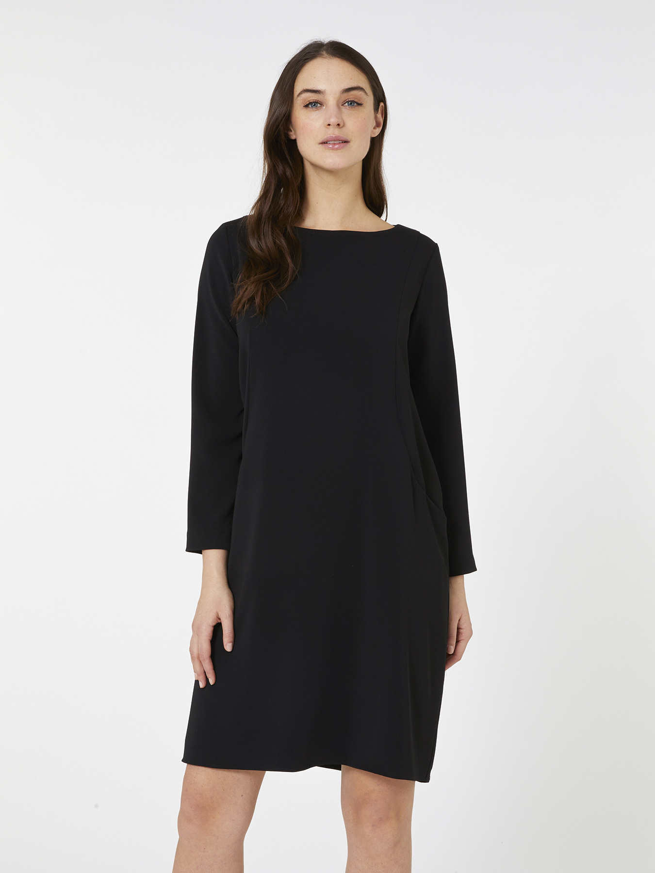 Flowing fabric dress image number 1