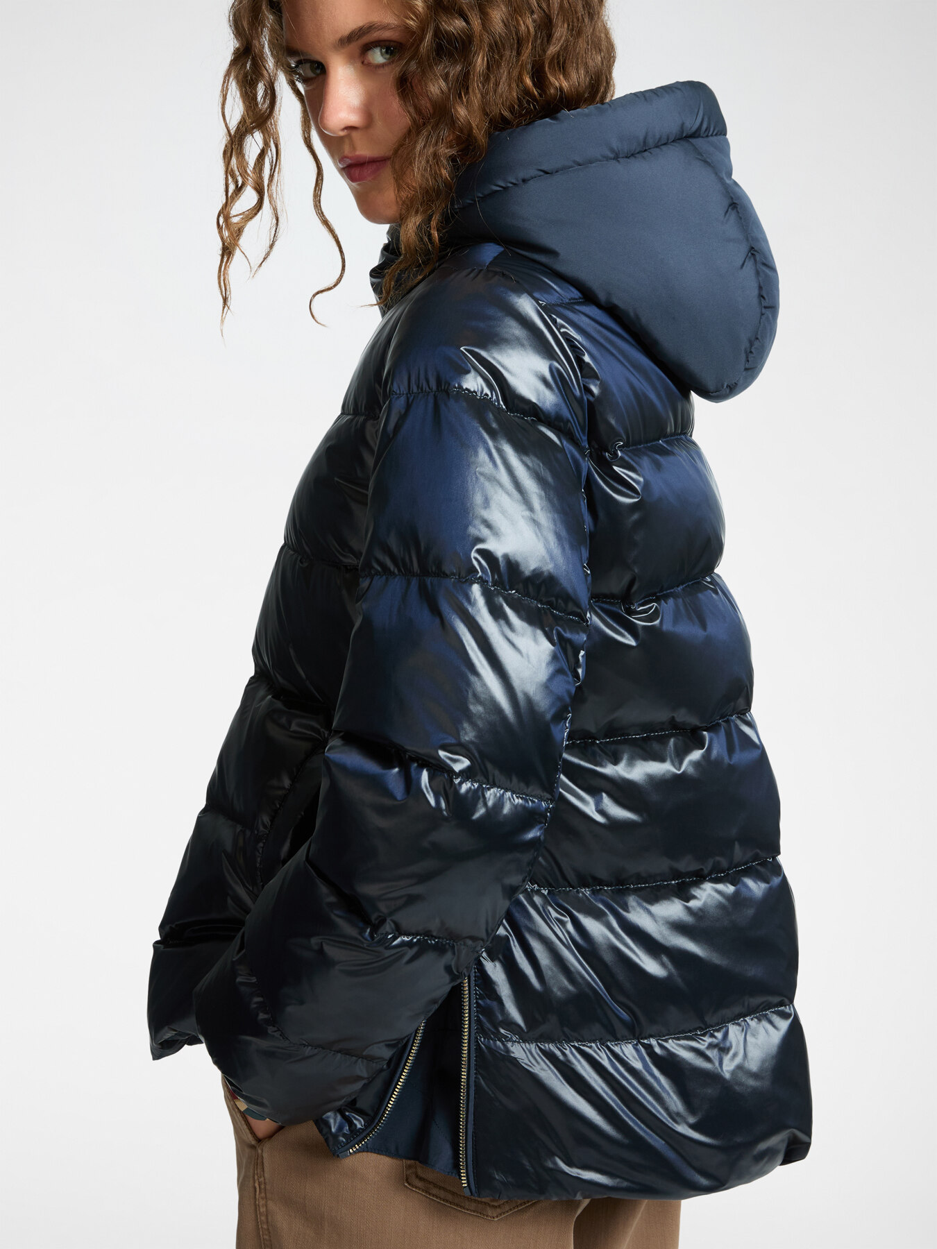 Lightweight quilted down jacket image number 3
