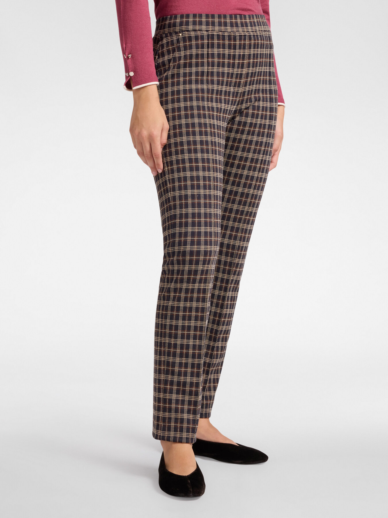 Checkered trousers image number 2