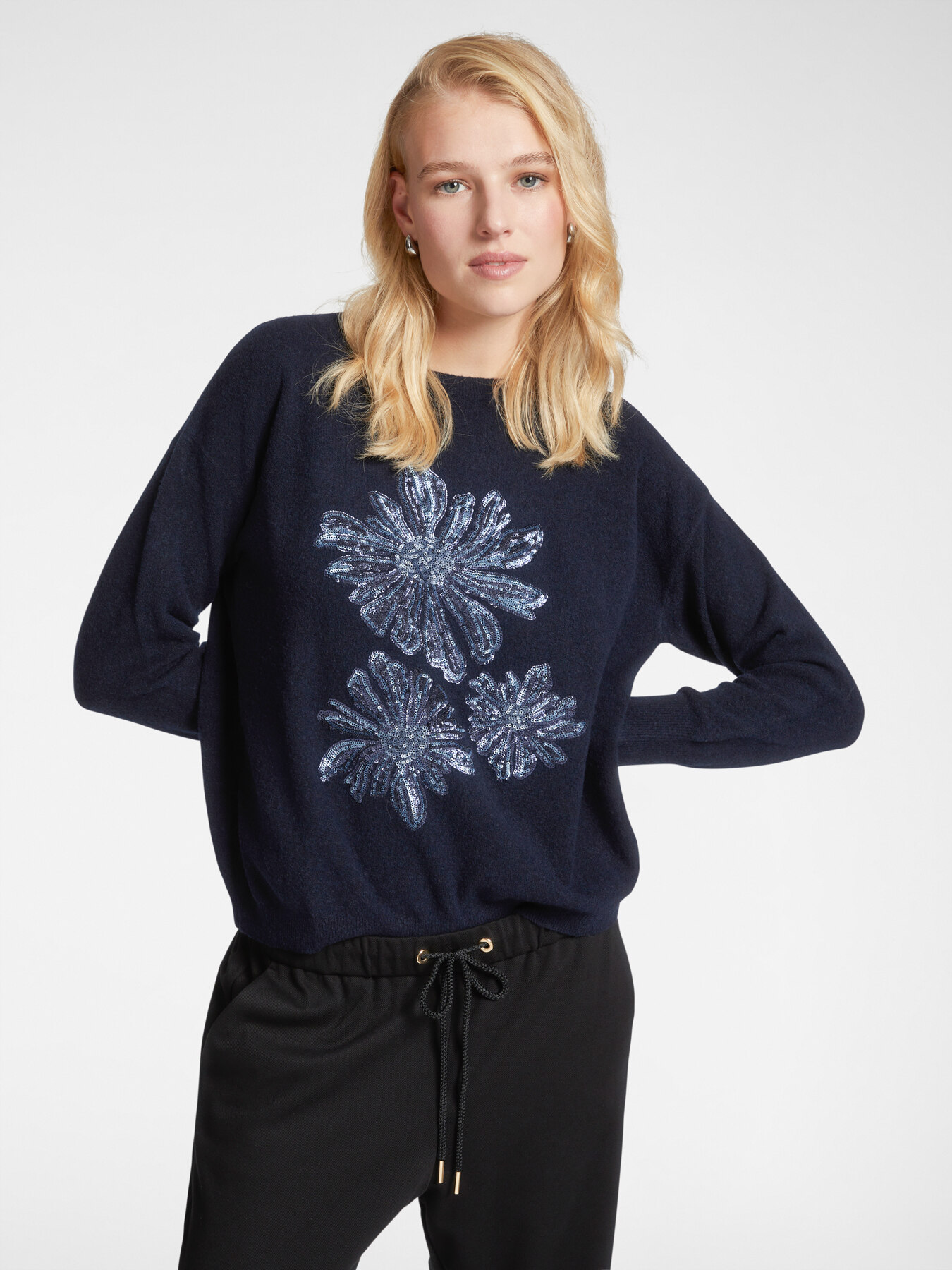Pull avec broderie florale image number 0