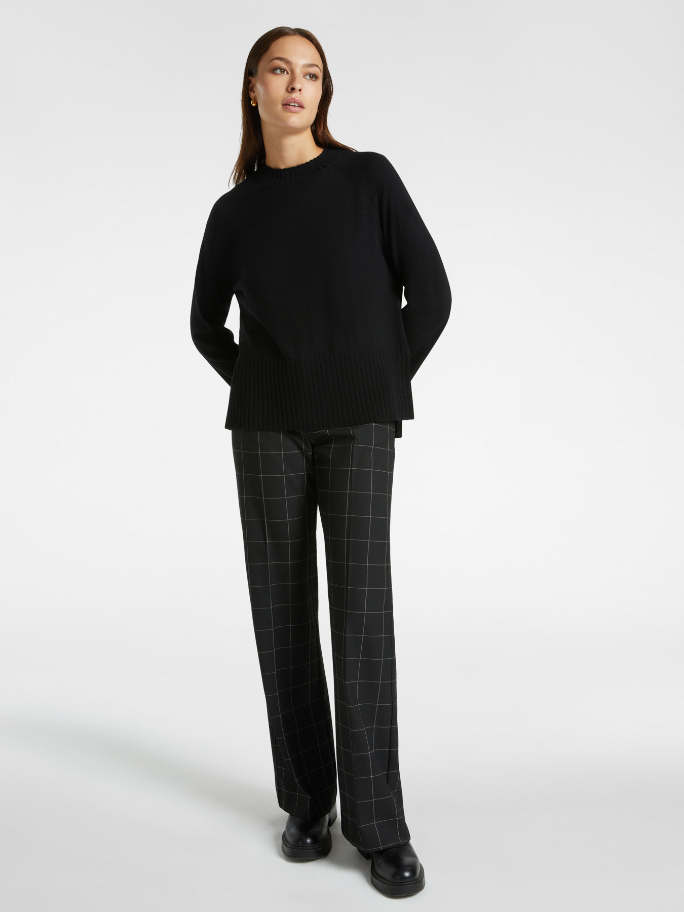 Pullover mit Rundhalsausschnitt Soft Touch image number 2