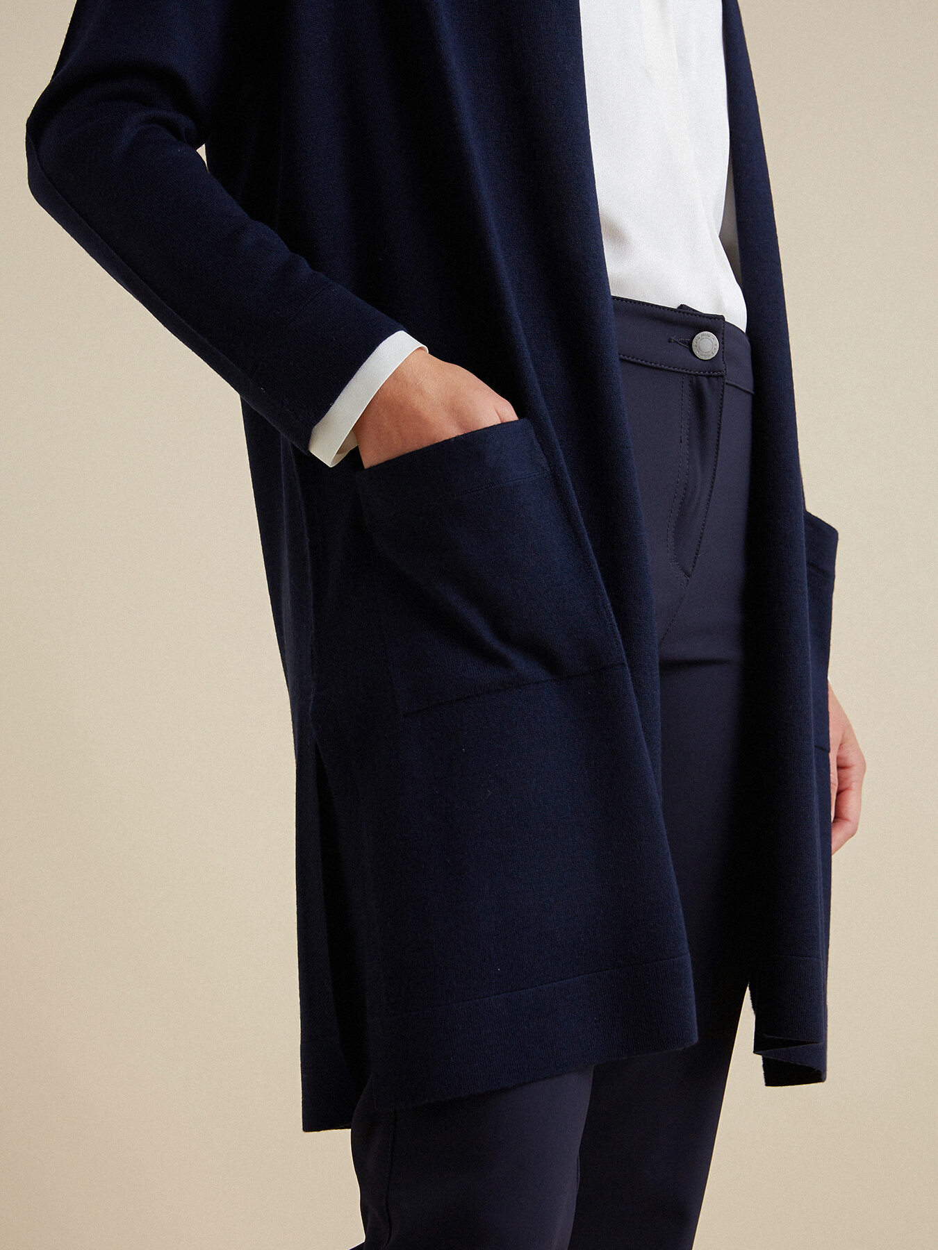 Cardigan lungo in pura lana image number 2