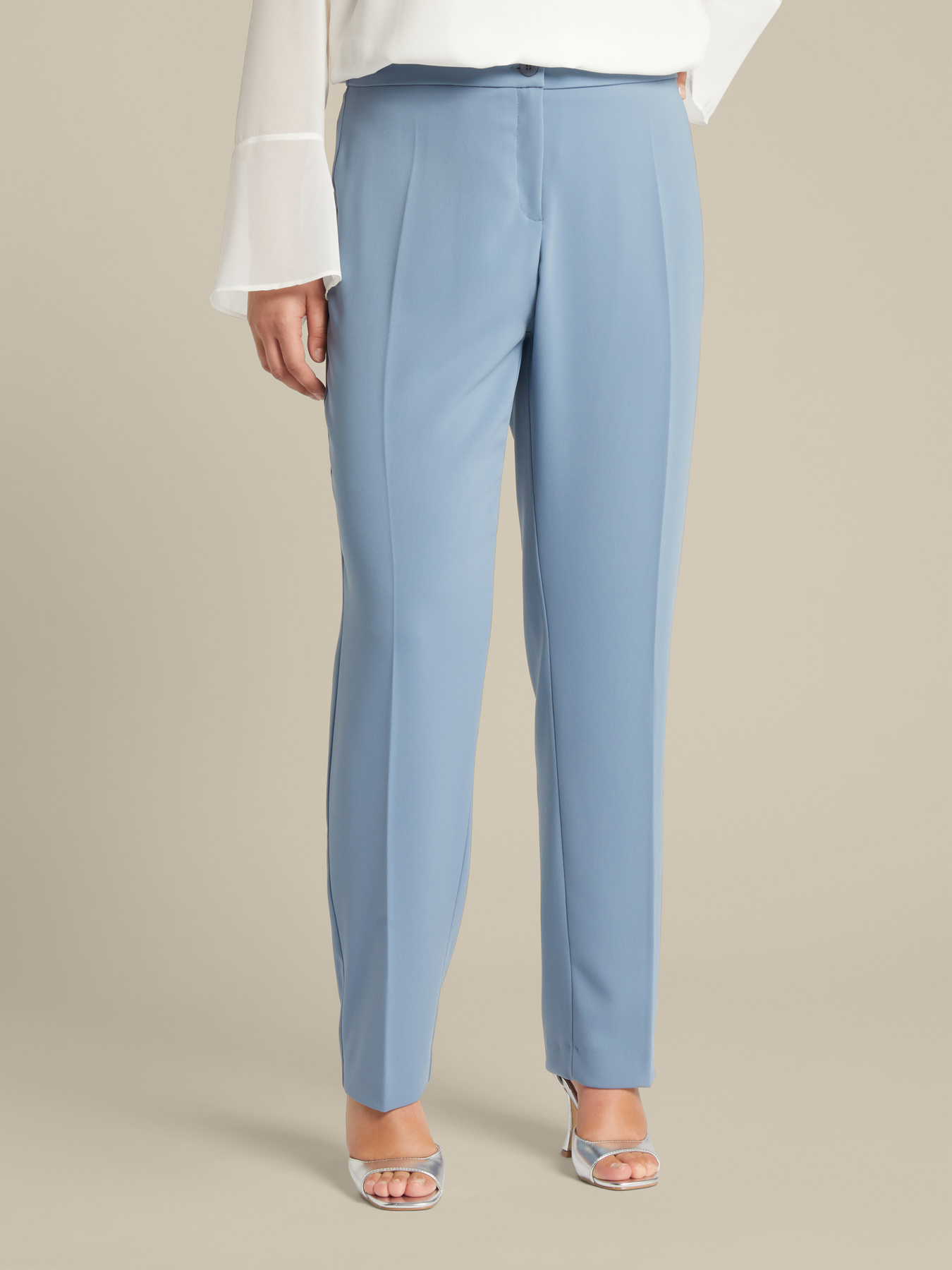 Cal&ccedil;as finas em tecido de crepe image number 2