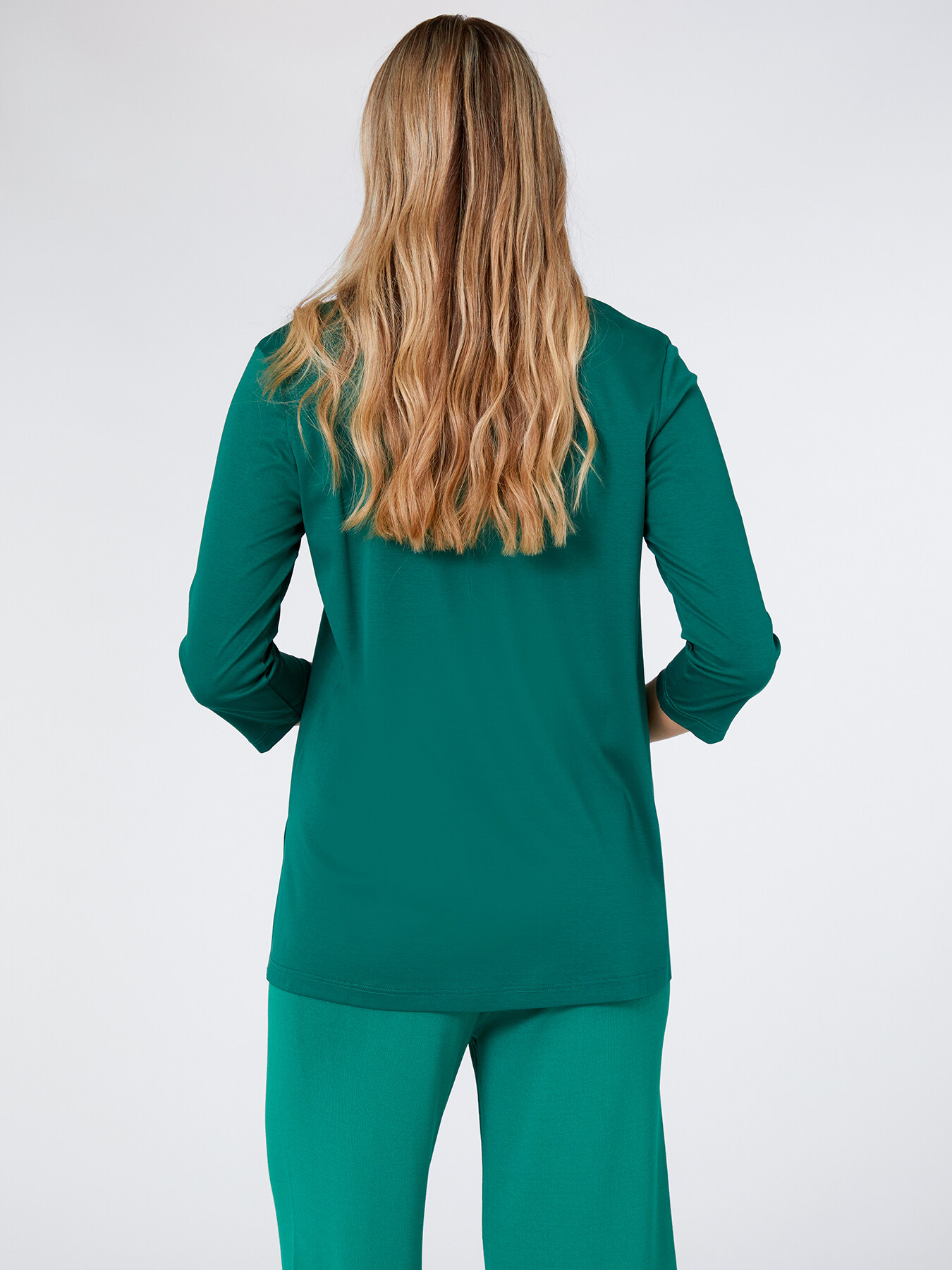 T-SHIRT COM DECOTE EM V INTERLOOK image number 3