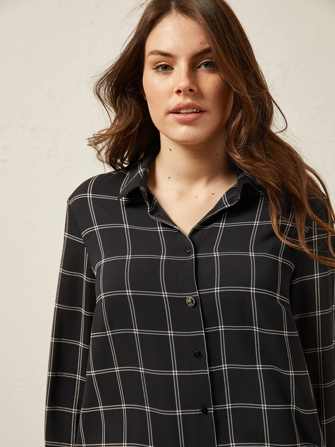 Elenamiro: Camisa larga con estampado de cuadros_5