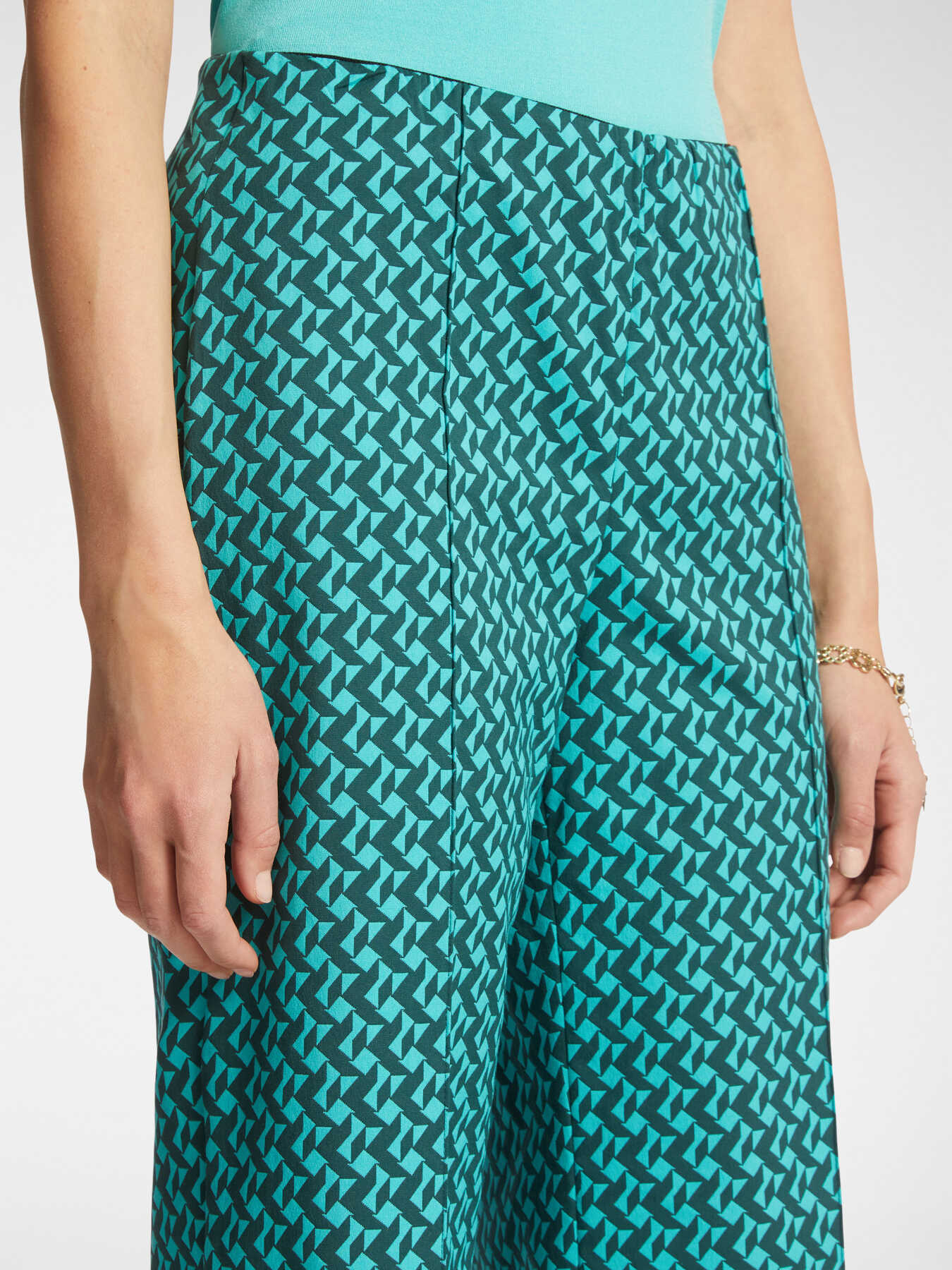 Pantalon fantaisie pull on image number 3