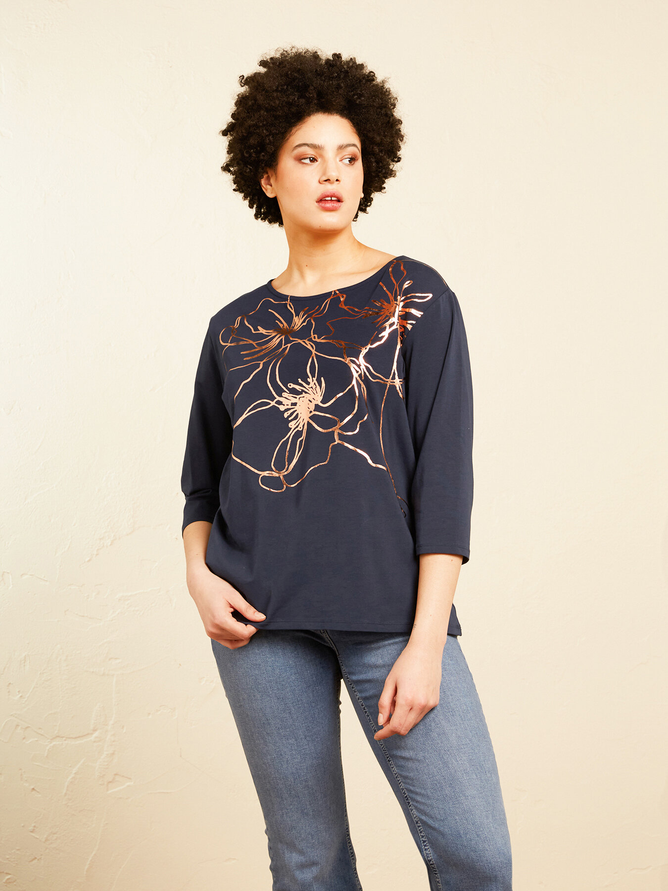 T-shirt con stampa floreale image number 0