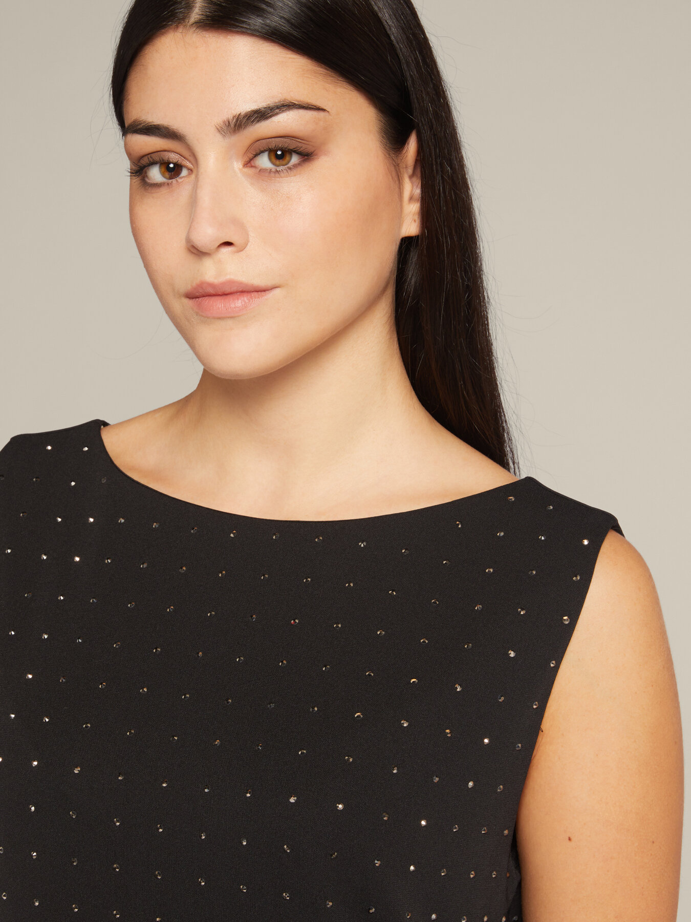 Abito con applicazioni image number 3