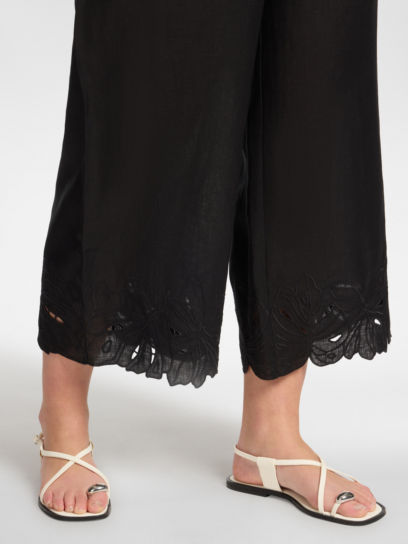 Pantalones de lino con bordes bordados image number 3