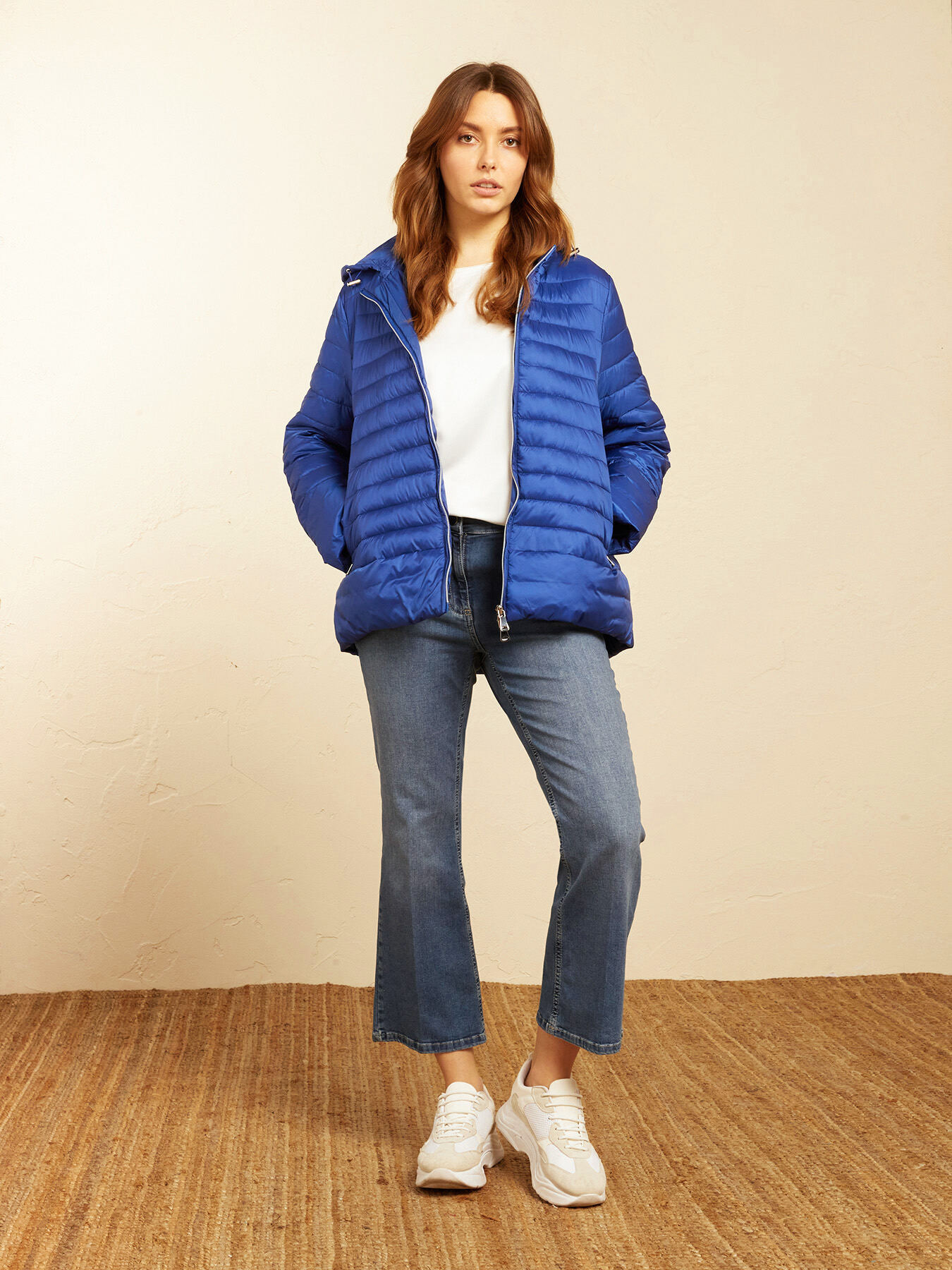 Lightweight down jacket with detachable hood image number 3