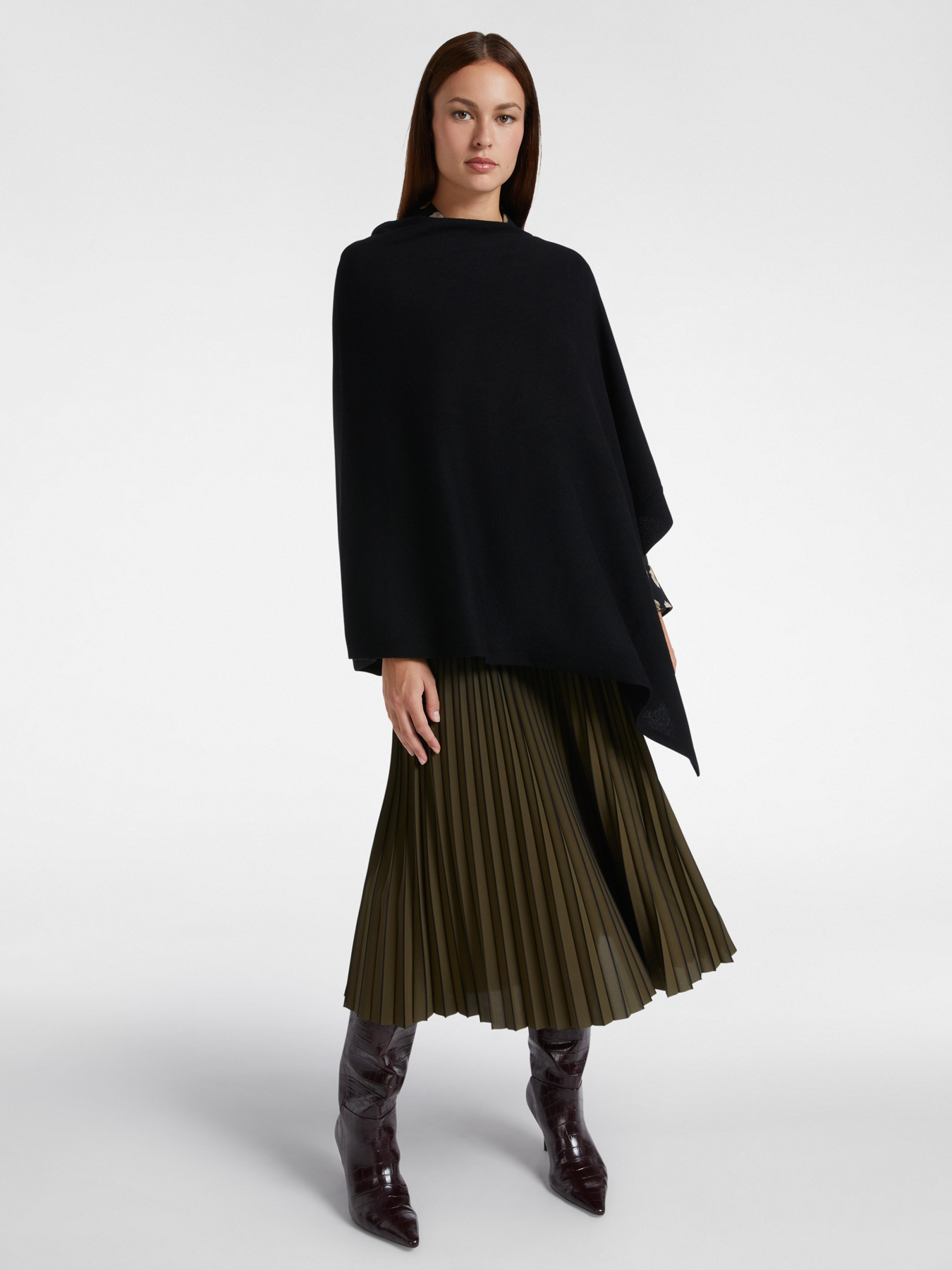 Cape aus Wolle image number 2