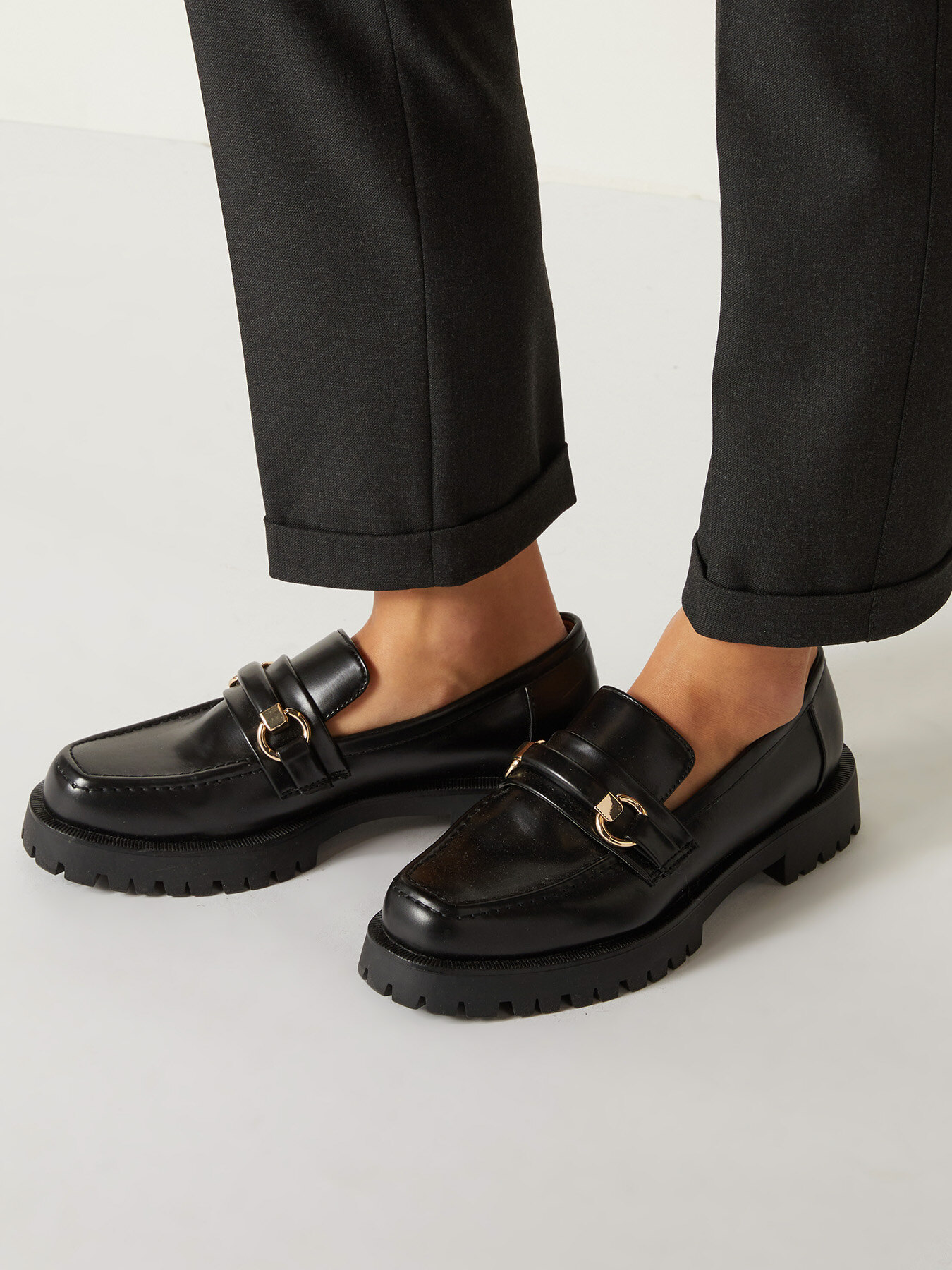 CAL&Ccedil;A ESTREITA EM SARJA image number 3