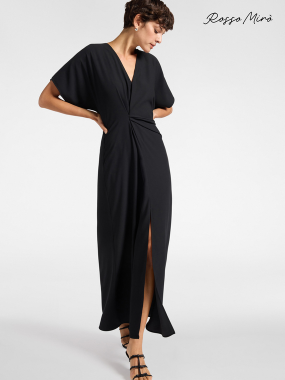 Vestido longo com n&oacute; central