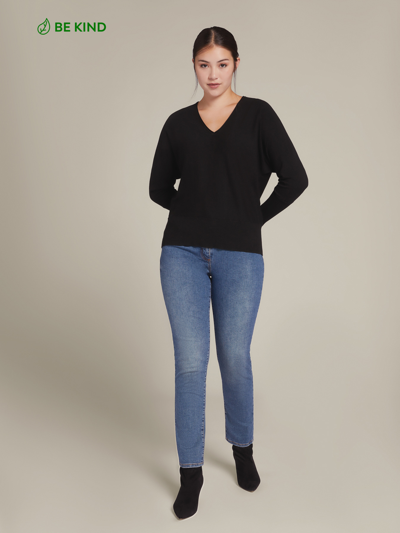 Jersey con escote de pico en eco-viscosa image number 3