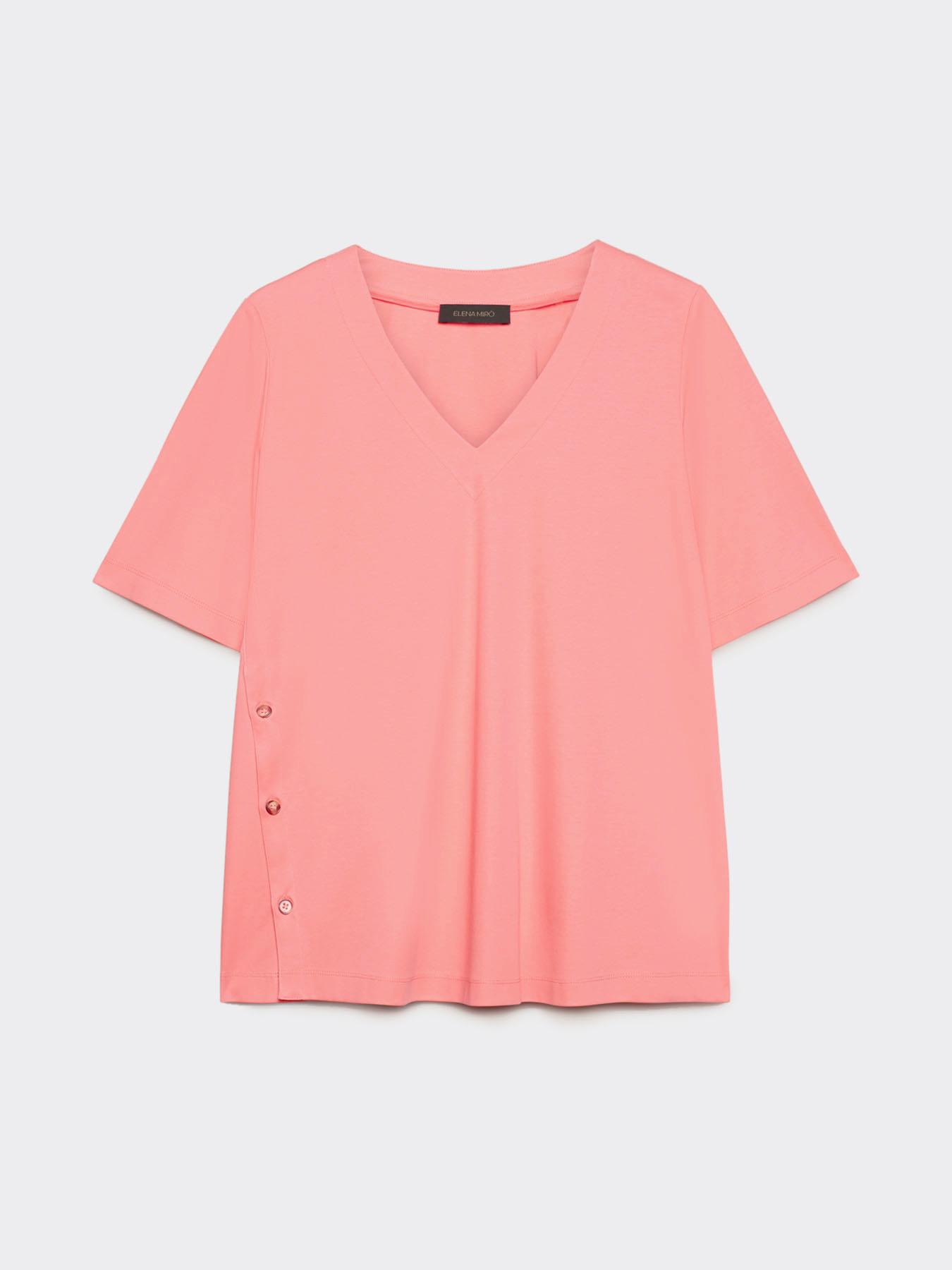 V-neck T-shirt with buttons at the hem image number 4