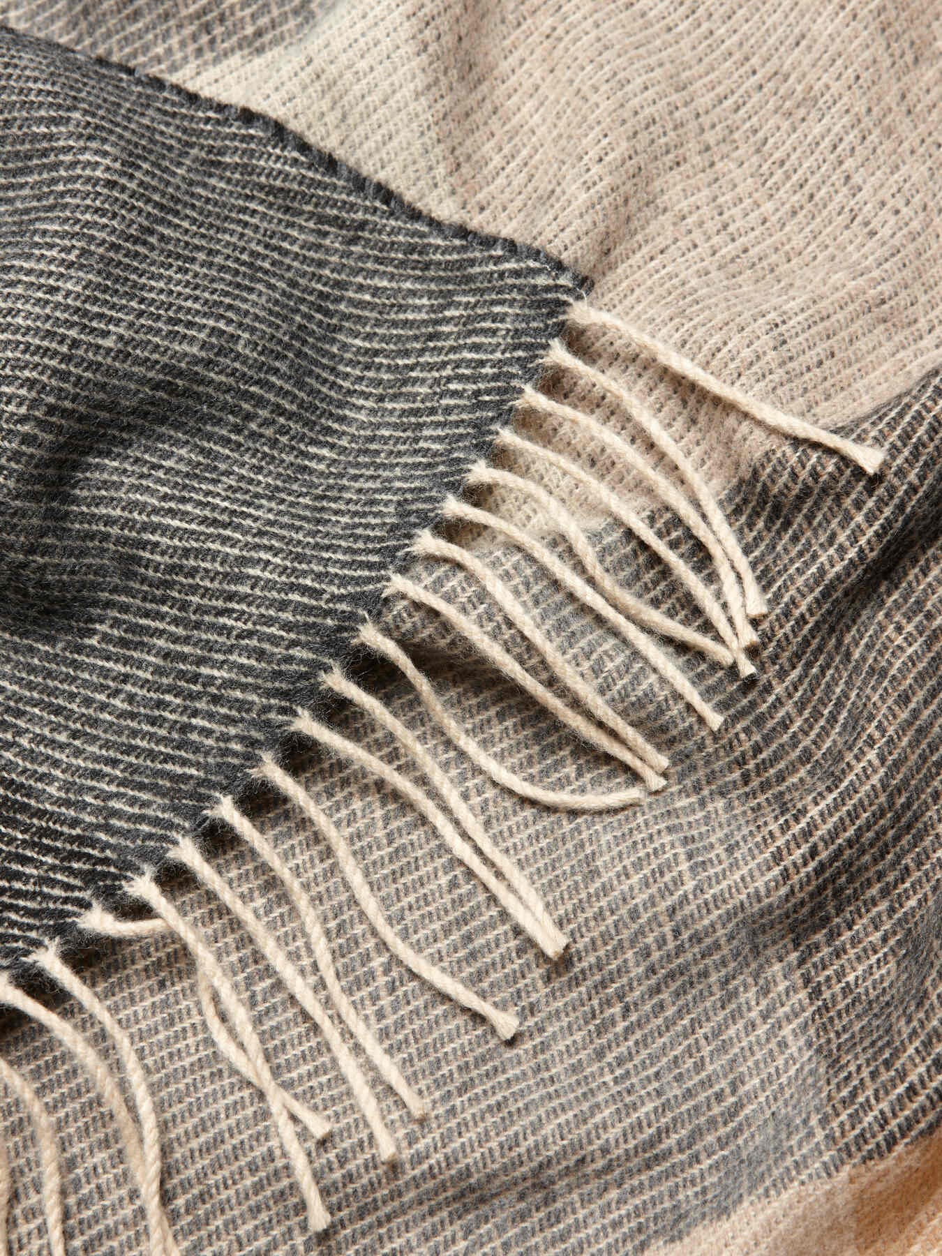 &Eacute;charpe &agrave; carreaux image number 1