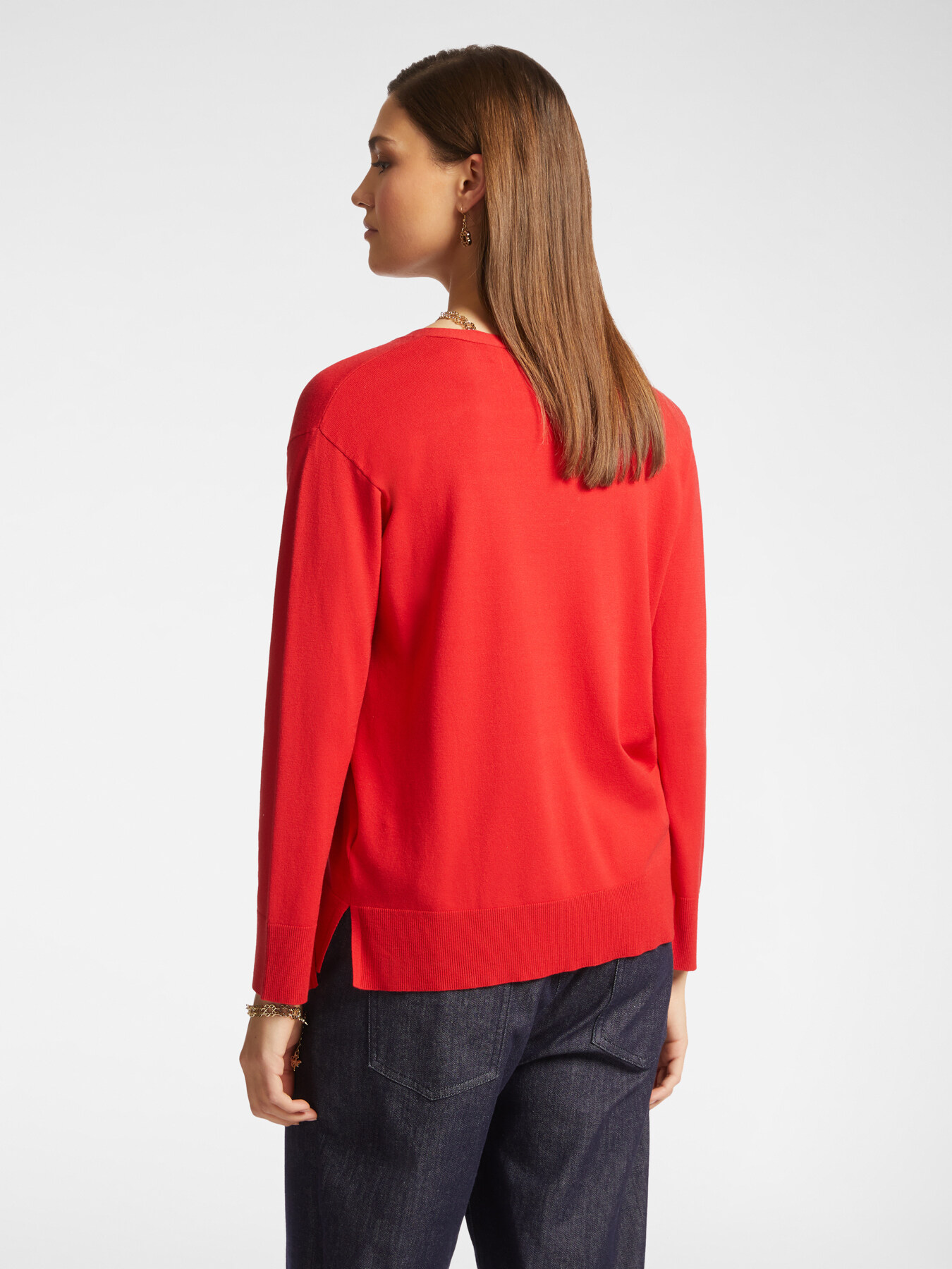Maglia con scollo a V image number 1
