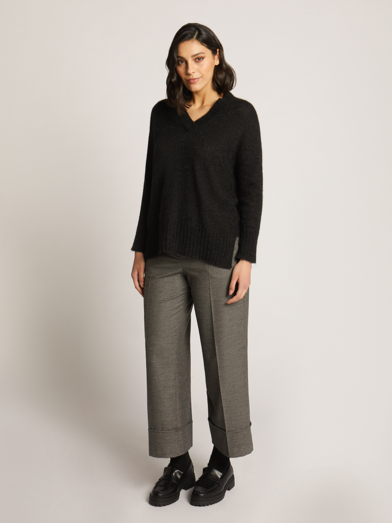 GAUZE EFFECT ALPACA V-NECK SWEATER WITH SLITS image number 0