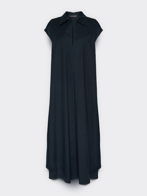 Robe &eacute;vas&eacute;e avec col