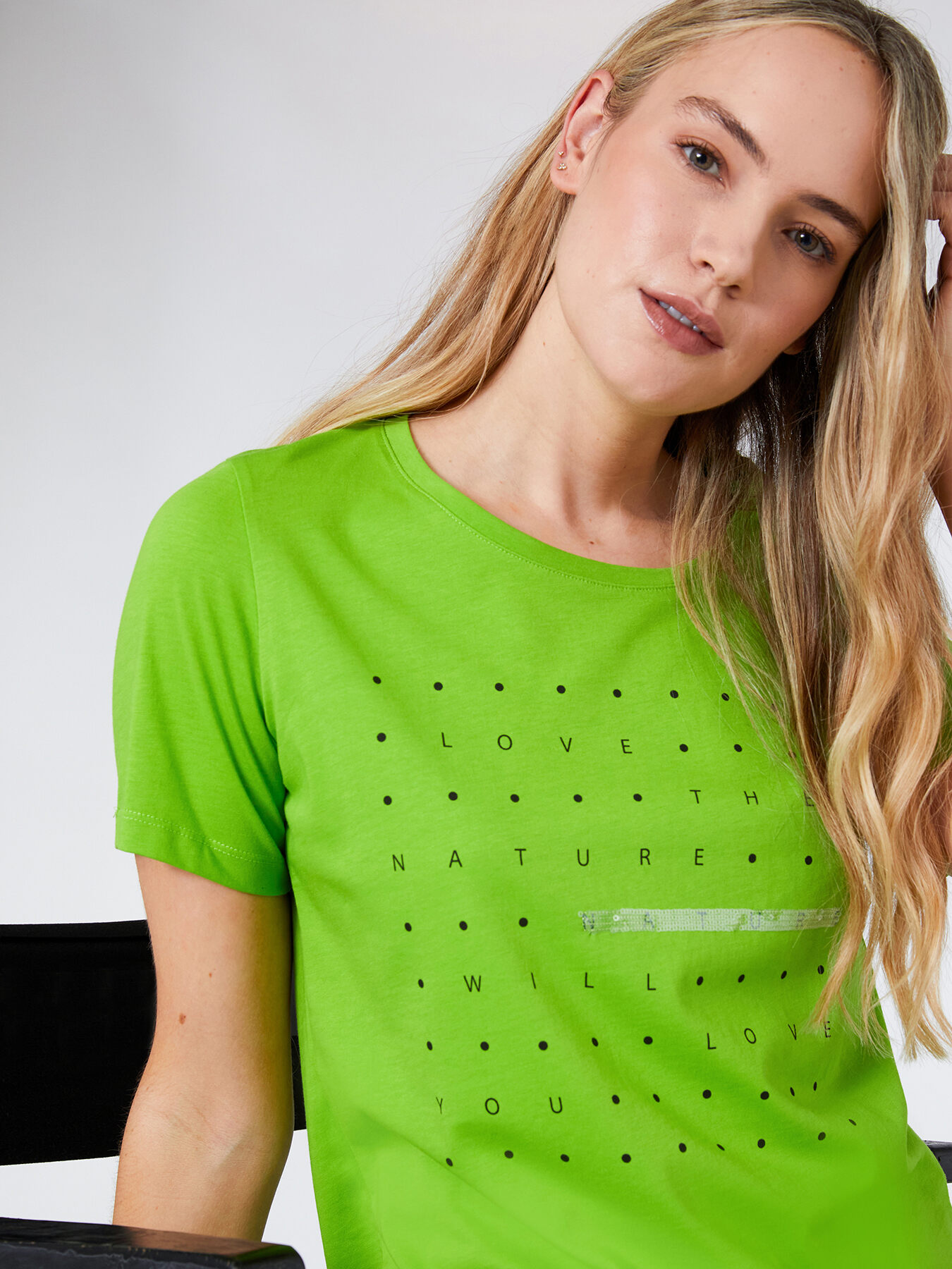 T-shirt avec inscription et paillettes image number 3