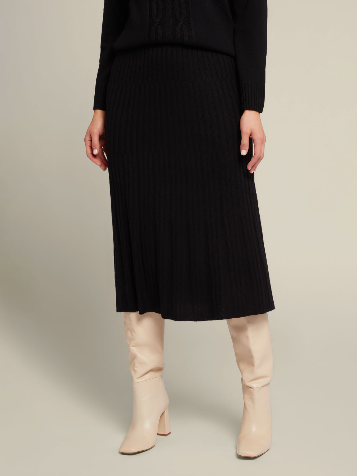 Gonna midi in lana sostenibile image number 2