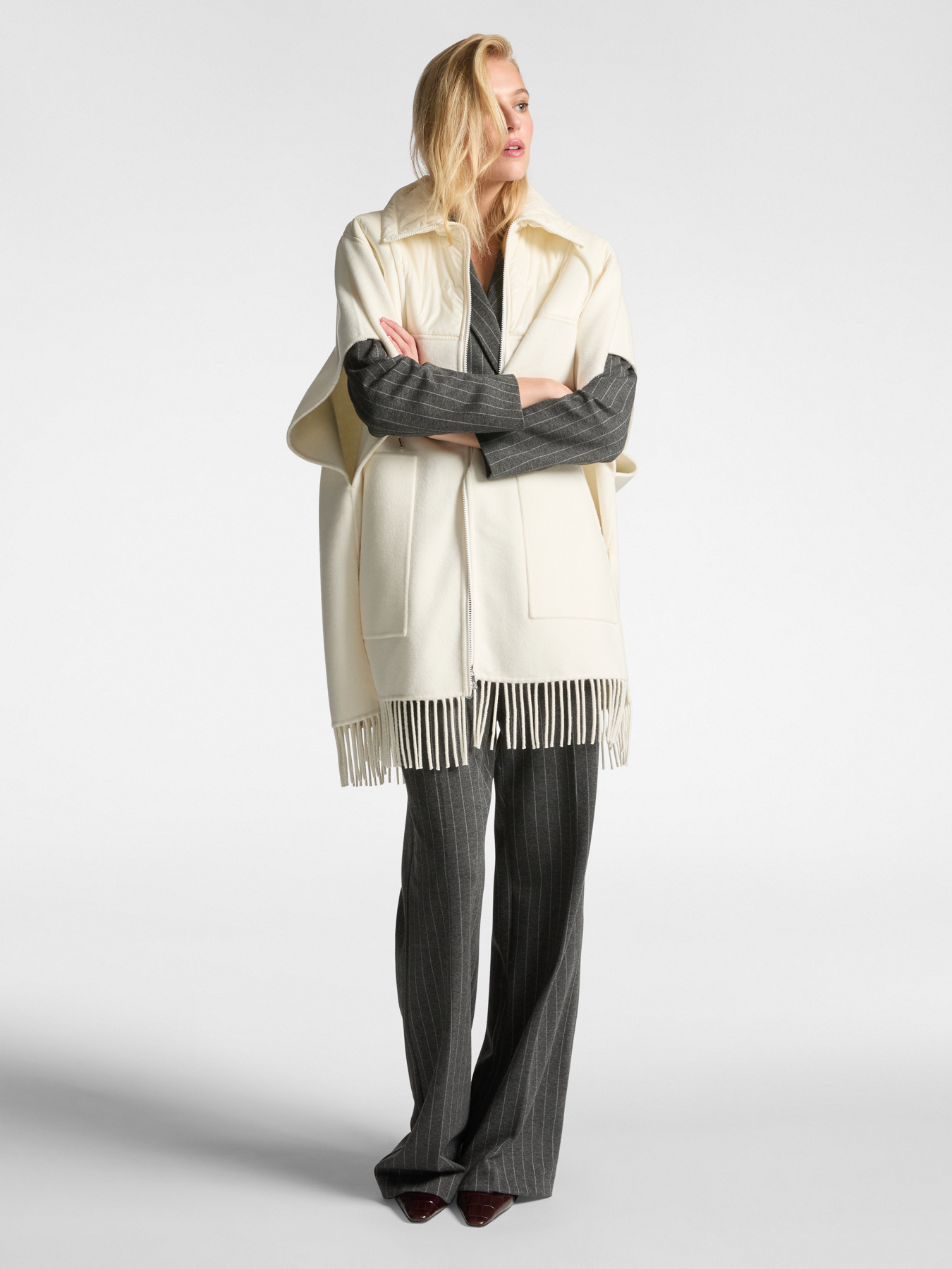 Capa de tejido doble con cuello de nailon image number 4