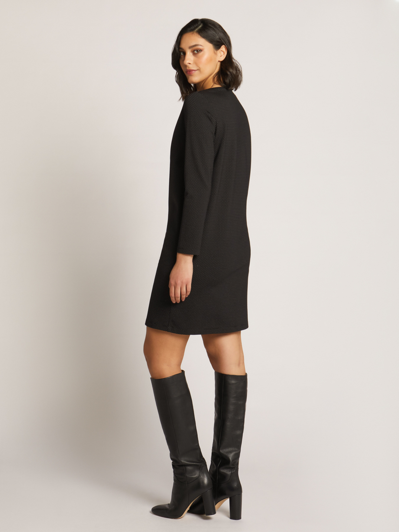 Kurzes, gerade geschnittenes Kleid image number 1