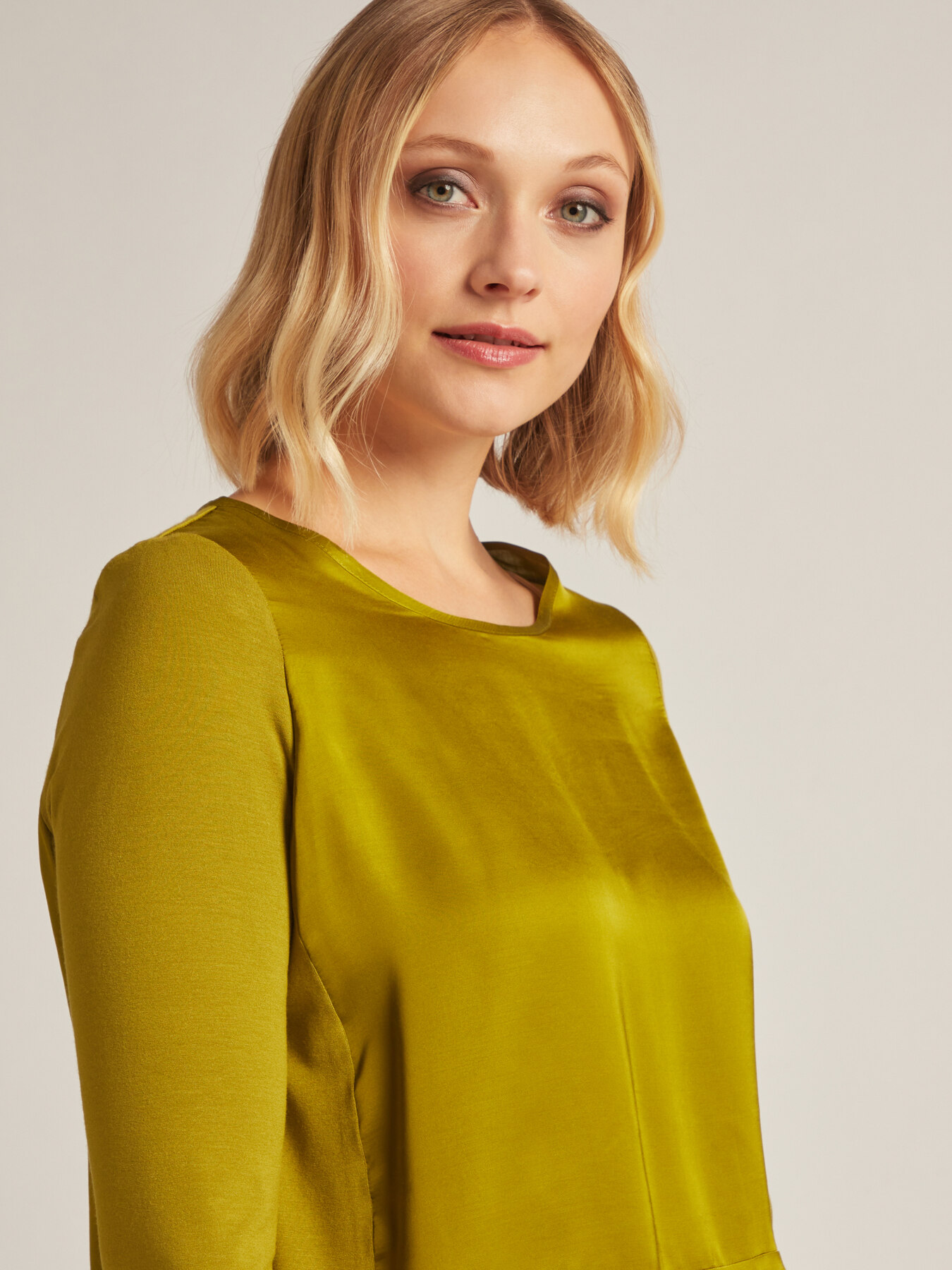 Satin and jersey T-shirt image number 3