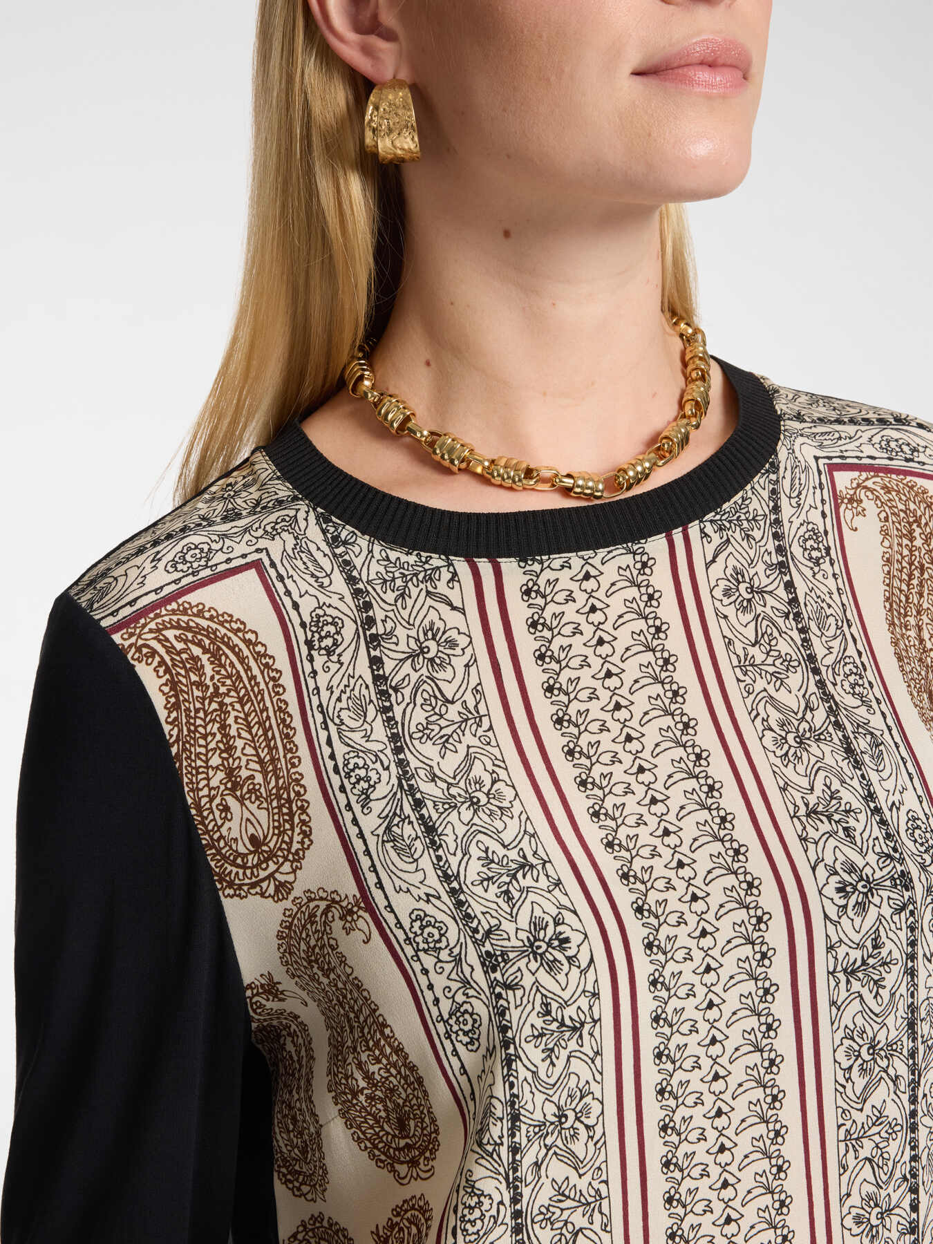 T-shirt bimaterial estampada misto viscose image number 3