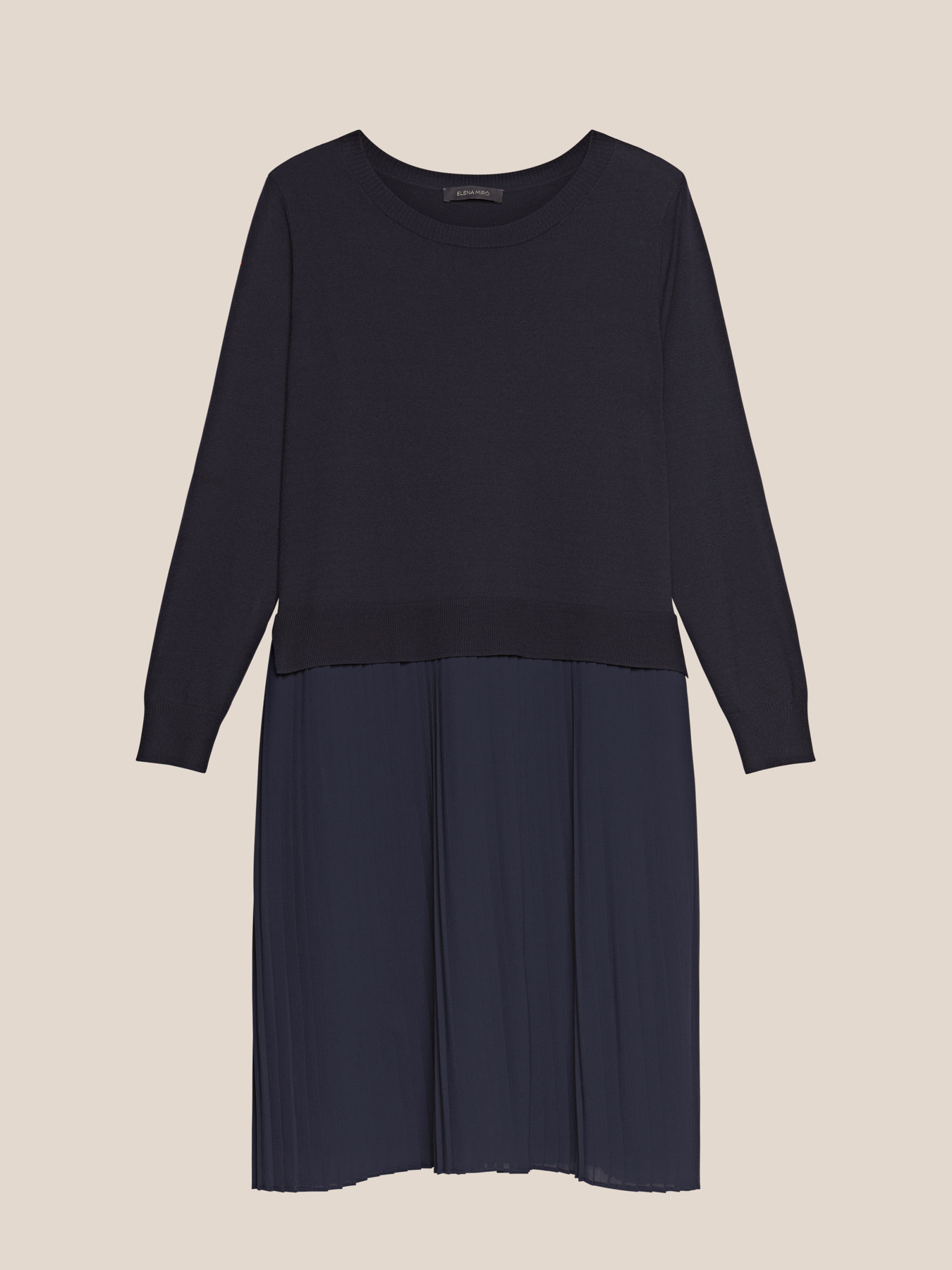 Dress in tricot fabric with pleating image number 4