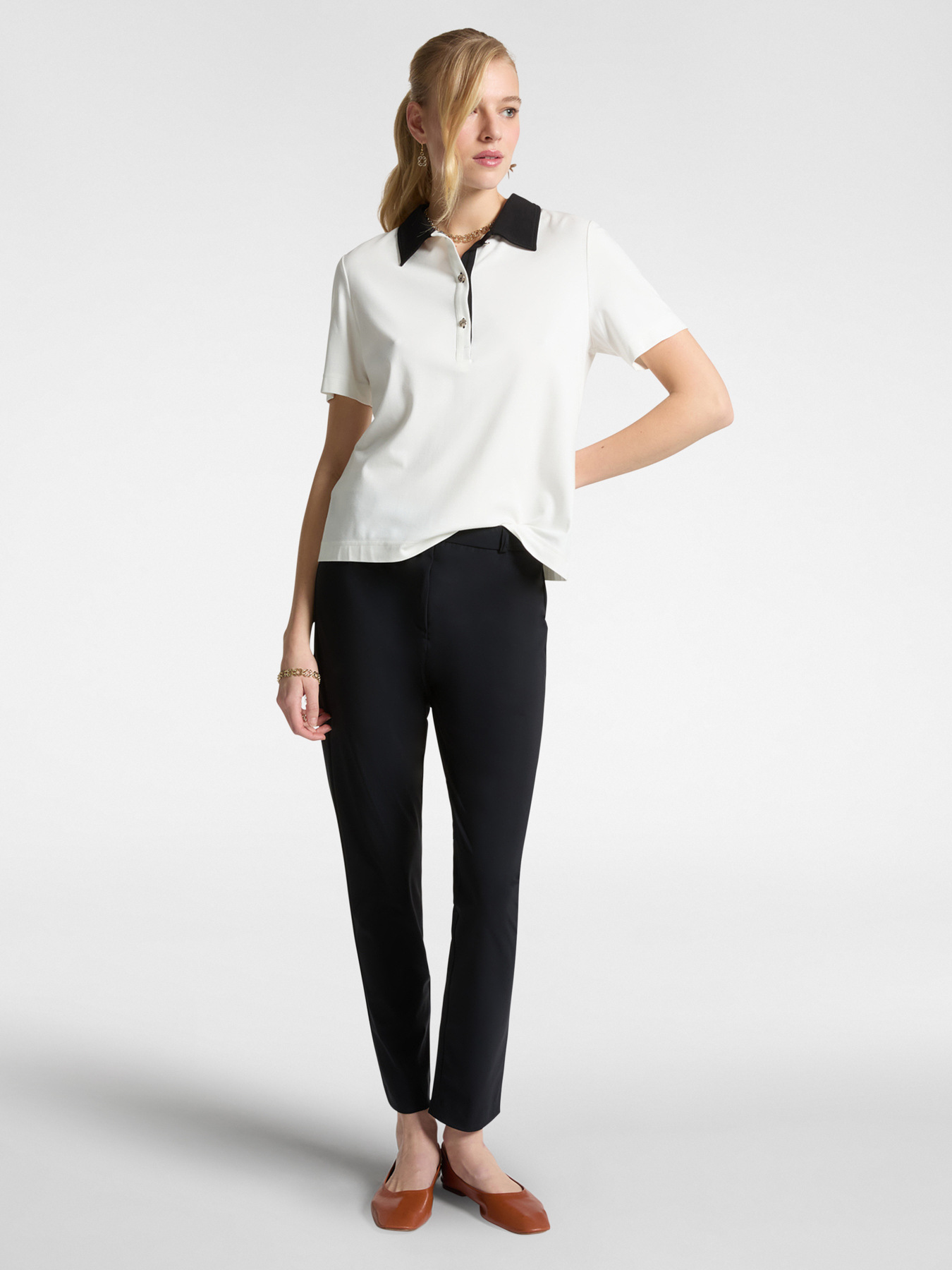 Polo-T-Shirt mit kontrastierendem Kragen image number 2