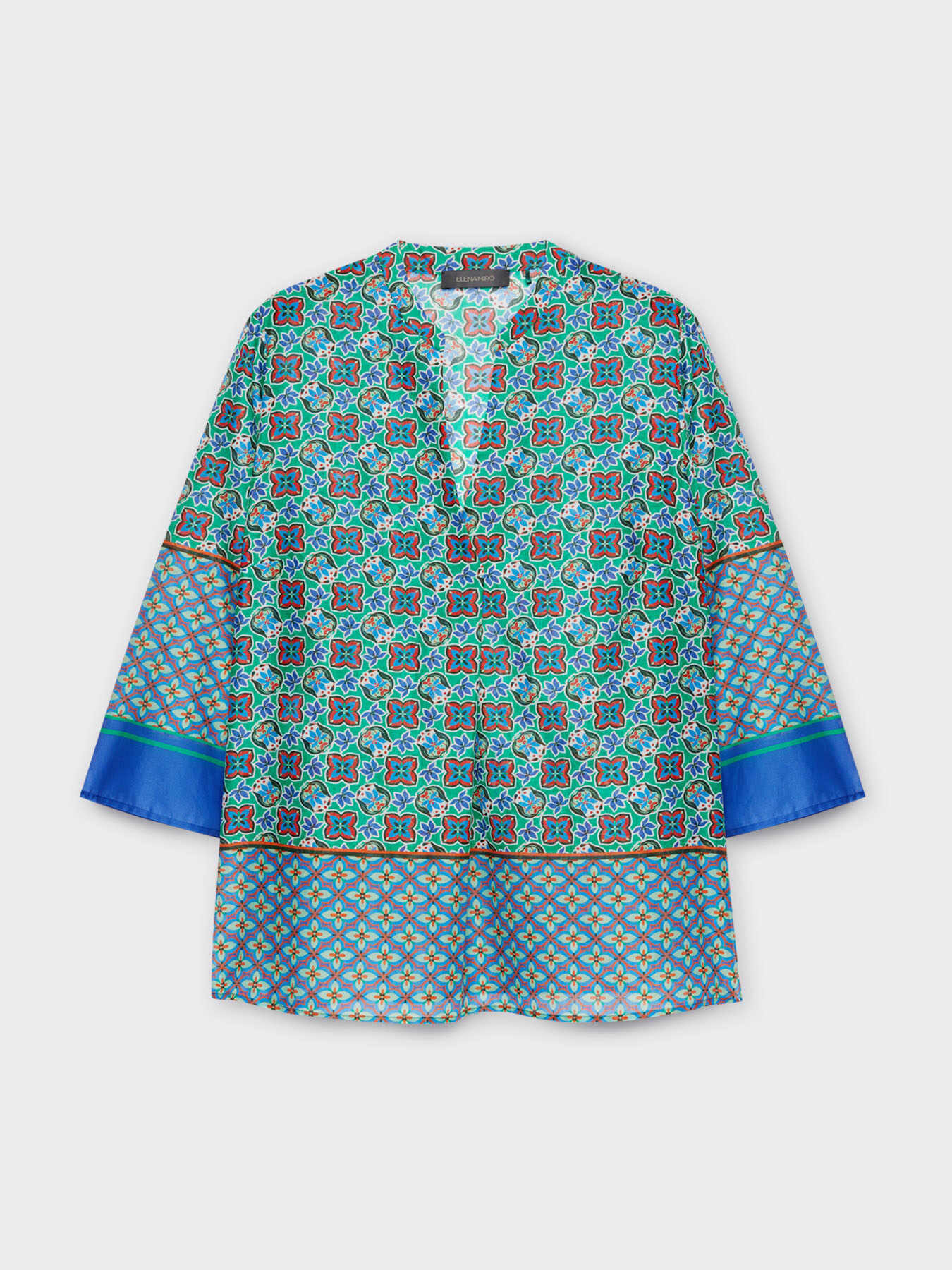 Camisa estampada de tonos azules image number 4