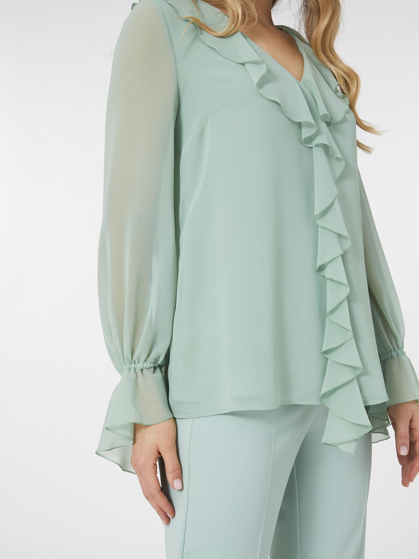 Blouse &agrave; jabot image number 4